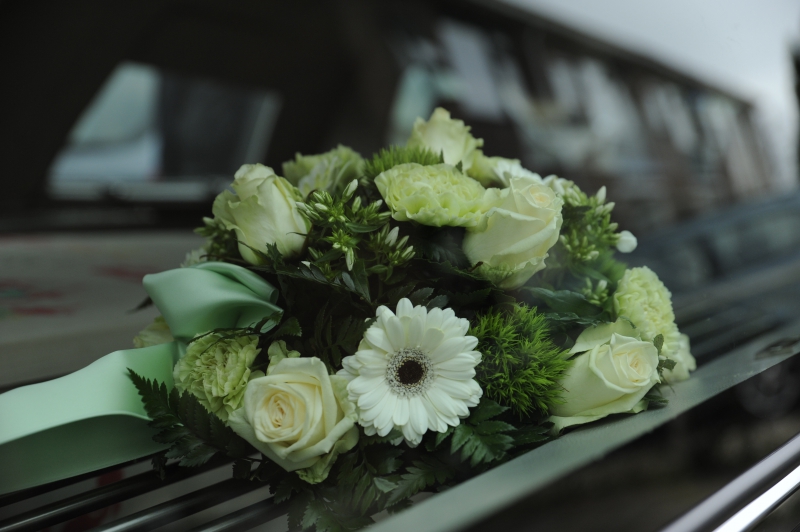 funeraire-LA VERDIERE-min_flowers-4839339